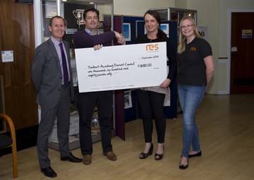 Tarbert Acad Parent Council Cheque Presentation (1)